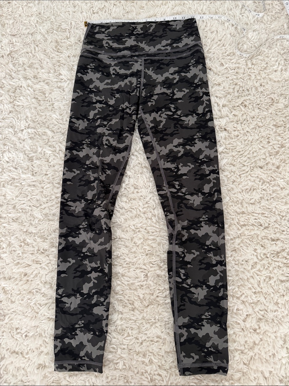 High-Rise Camo Leggings in Black & Gray